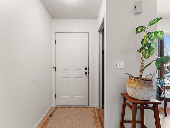 2nd image of 1609 Geske Rd