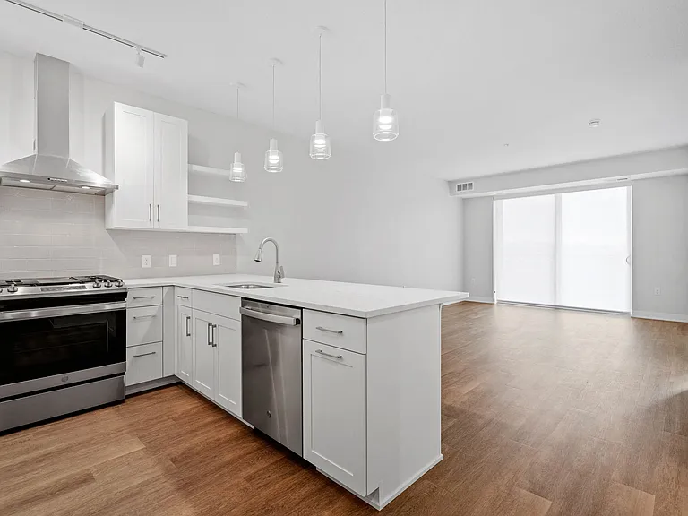 Maison - 1 Bed / 1 Bath - 785-791 Sq.Ft.