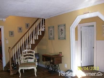 4th image of 620 Pinelawn Ave