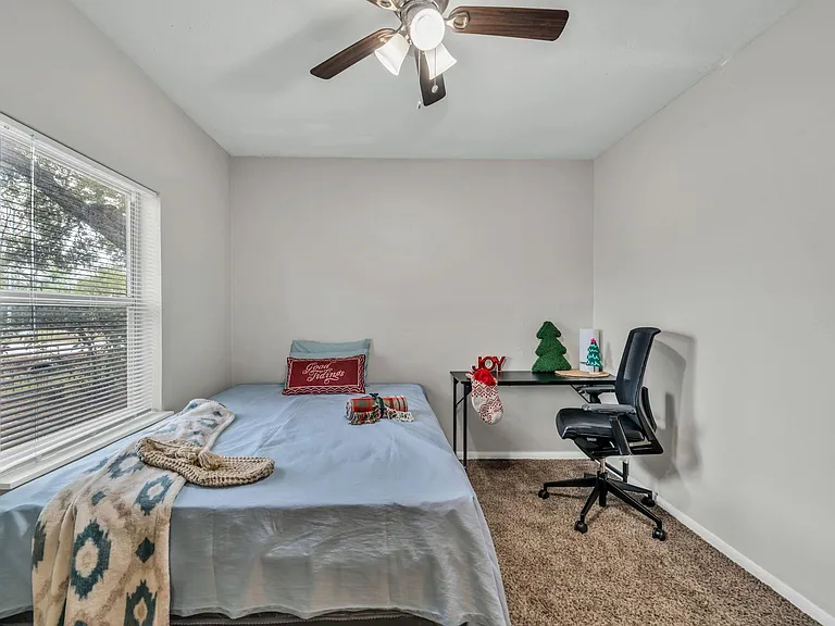 Meadowlink St — Photo 2