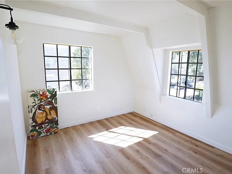 2615 Manhattan Ave — Photo 24