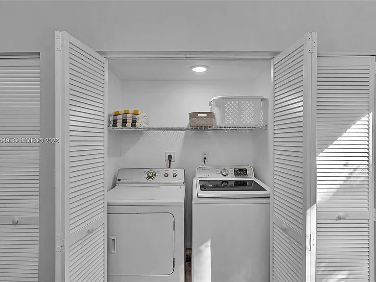 204 SW 19th Ave — Photo 33
