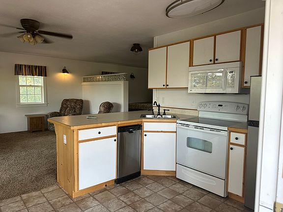2nd image of 572 Packer John Dr APT B
