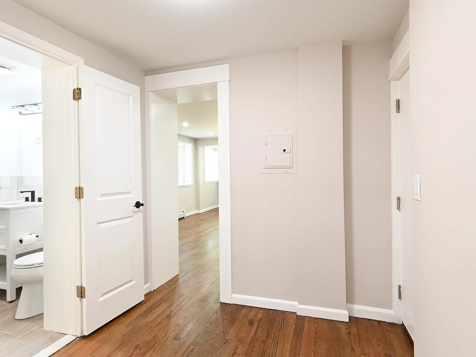 2 bed, 1.0 bath, $2,900 — Photo 4