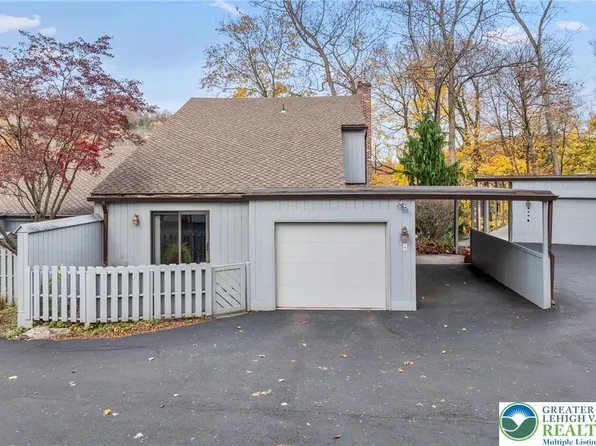 4 Kinderwood Dr, Easton, PA 18042