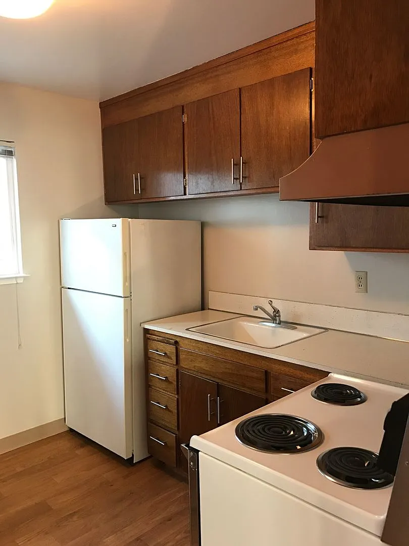 G3 | 1243 Capuchino Avenue* — Photo 3