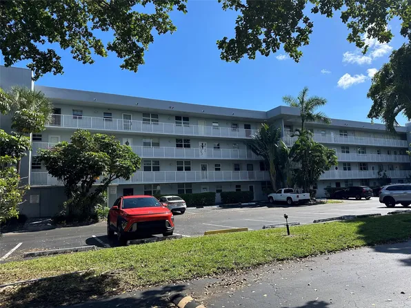 106 Royal Park Drive #2c, Oakland Park, FL 33309