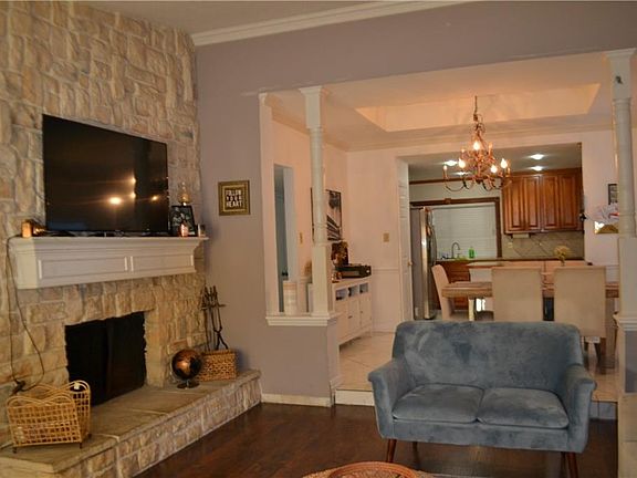 5th image of 6334 Fallbrook Dr