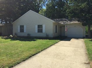 1420 Robinwood Dr, Aurora, IL