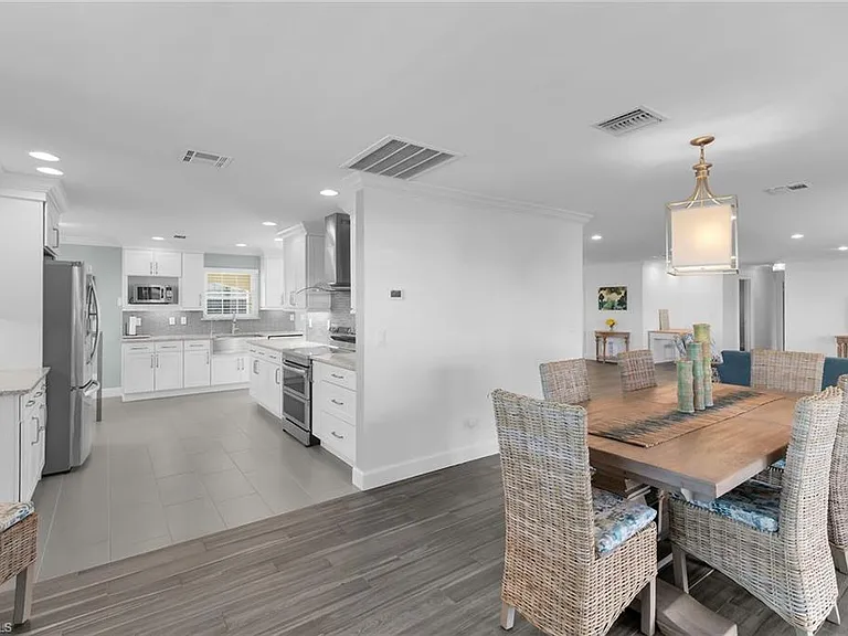 1020 Swallow Ave #302 — Photo 10