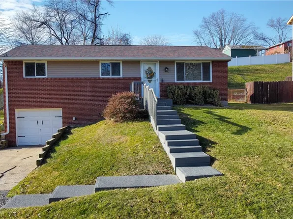 165 Rosemont Dr, Coraopolis, PA 15108