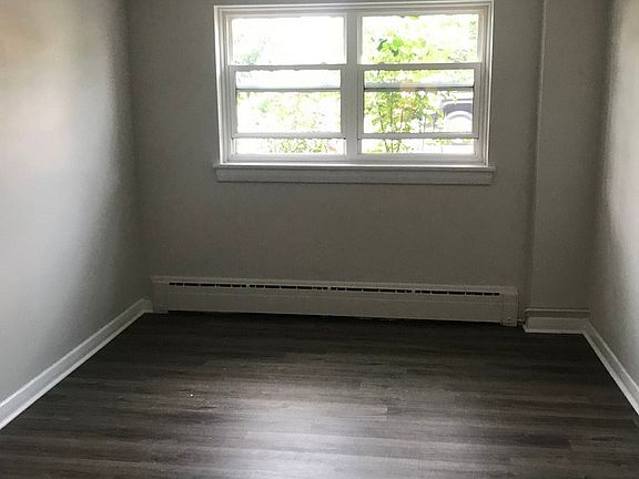 4th image of 341 Whitby Ave #1