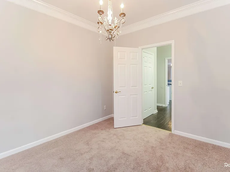 7 Crab Tree Ct — Photo 12