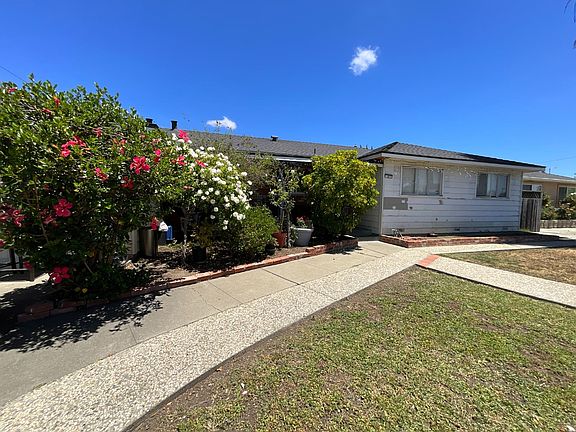 4th image of 38744 Farwell Dr