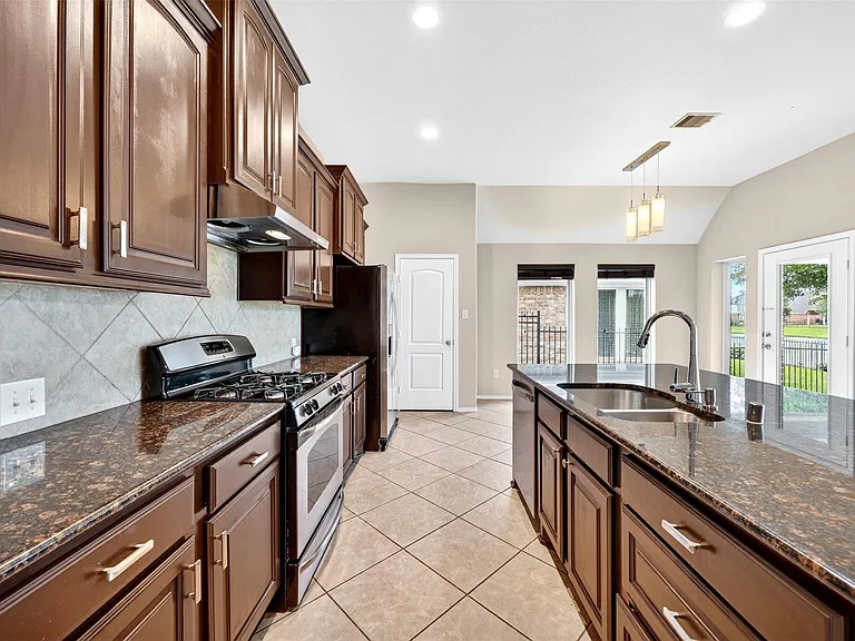 26303 Serenity Oaks Dr — Photo 12