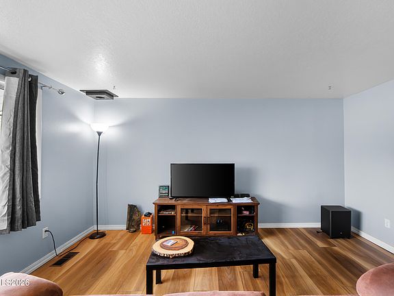 5th image of 360 Parkview Ave