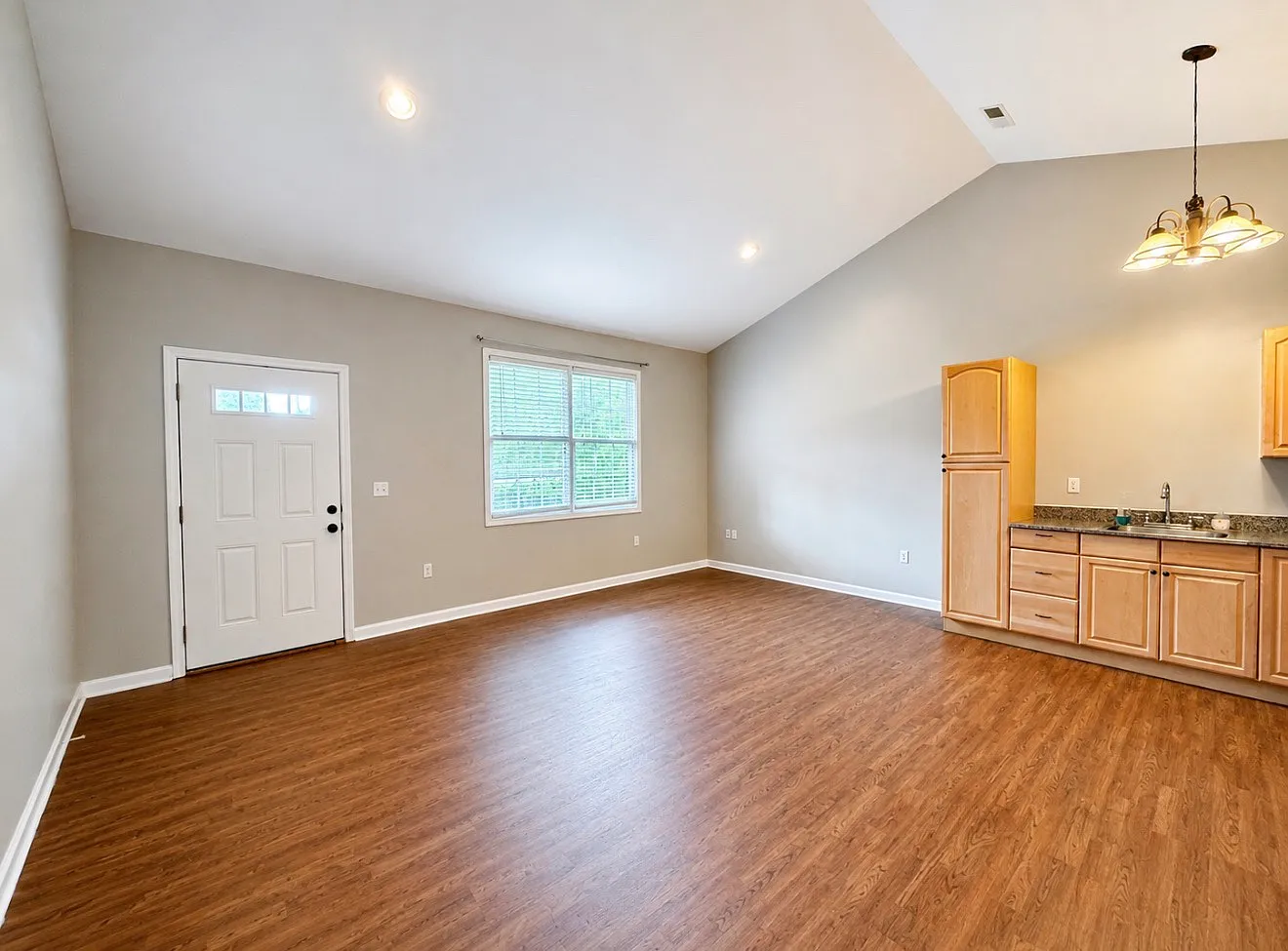 1 bed, $1,050 — Photo 2