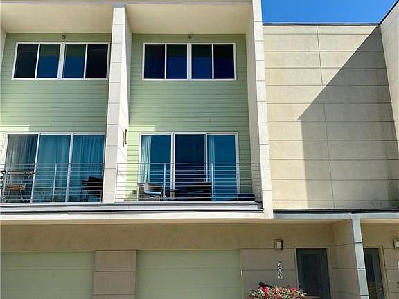 2nd image of 604 N Bluff Dr Unit 209