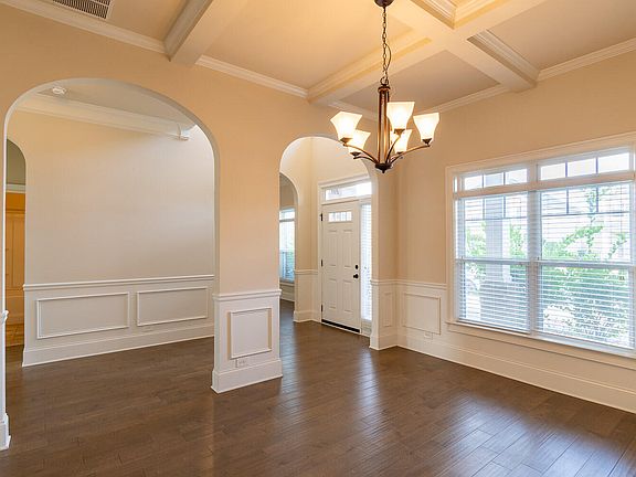5th image of 1037 Dietrich Ln