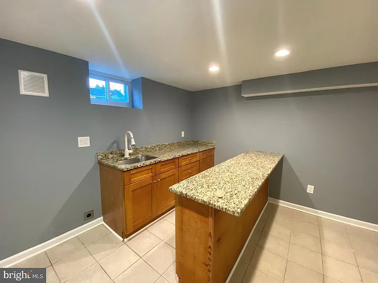 11005 Amherst Ave — Photo 32