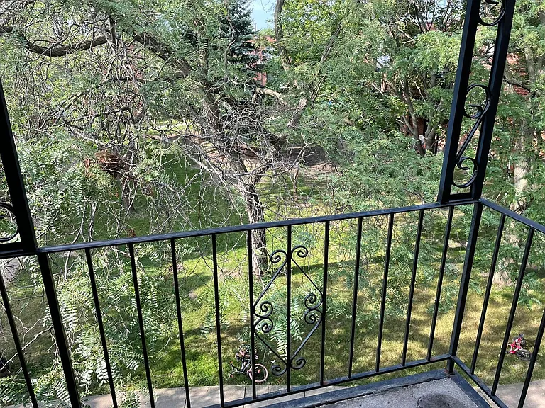 1702 W Victoria Dr #202 — Photo 8