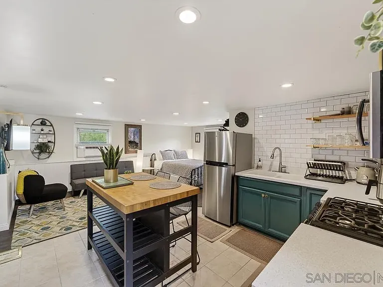 5438 Gilbert Dr #C — Photo 5
