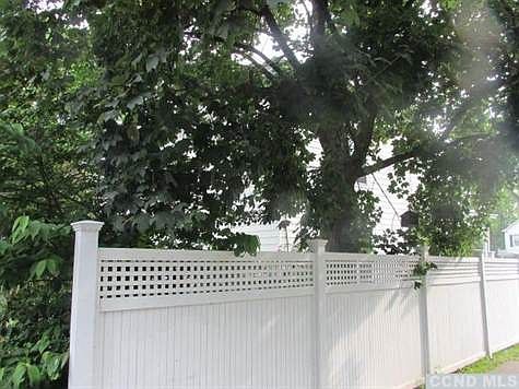 4th image of 37 Ely St
