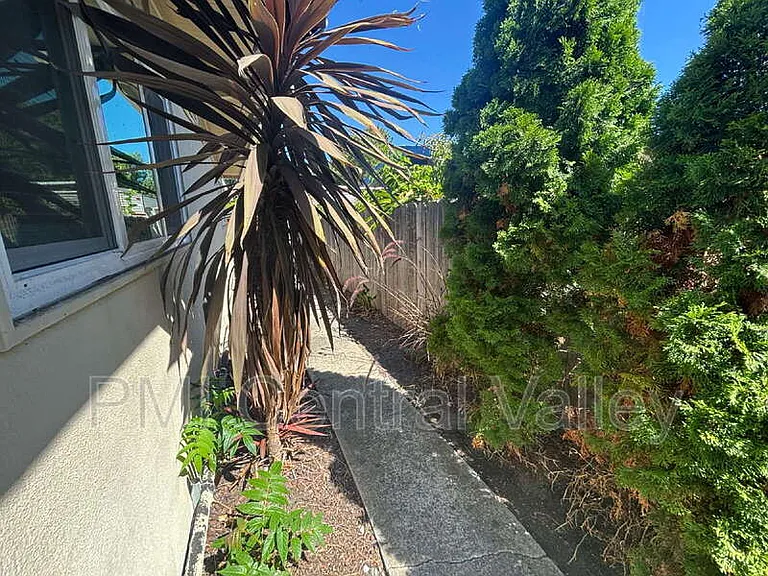 944 Bridgewood Way — Photo 44