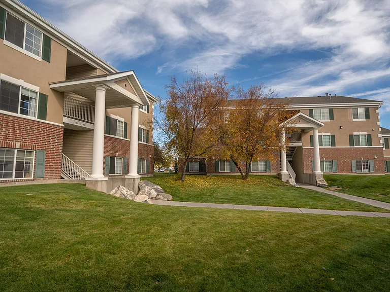 Stone Brook Apartments — Photo 10