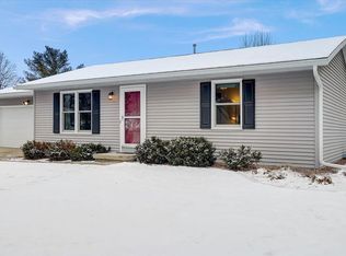 6 Sage Cir, Madison, WI 53704