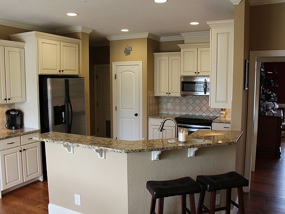 2nd image of 2806 Autumn Blaze Ct