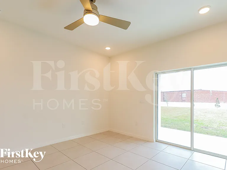121 Windsor Reserve Dr — Photo 3