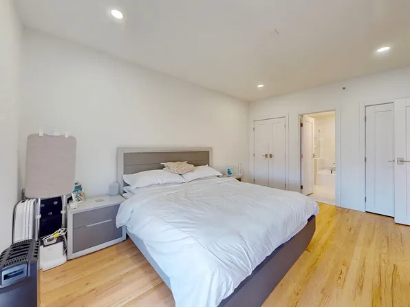 1940 Bergen Avenue image 15 of 42