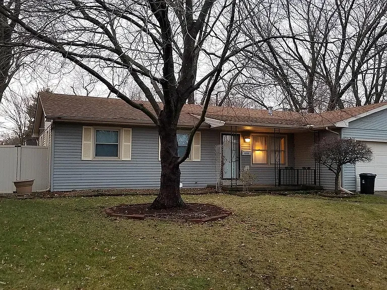 2111 Tamarack Ct — Photo 1