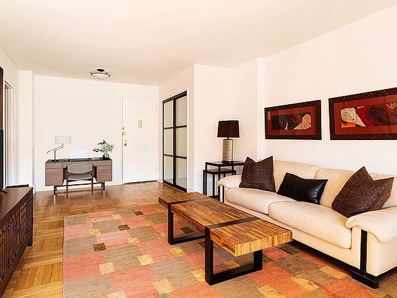 3rd image of 101 W 12th St APT 6T