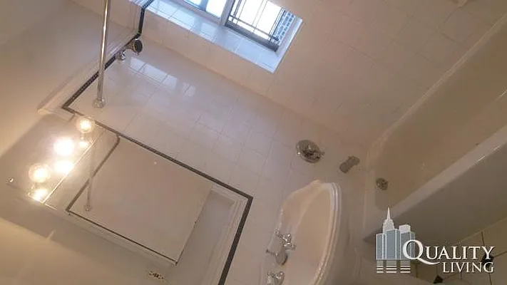 Rented by (Legacy) NY Quality Living Uptown | media 9