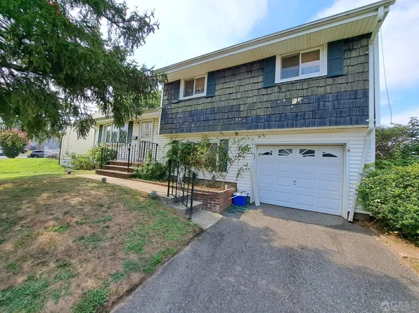 42 Mercury Cir, South Amboy, NJ 08879
