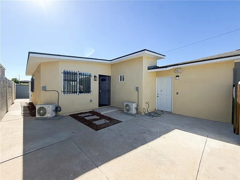 320 E Marshall St #B — Photo 24