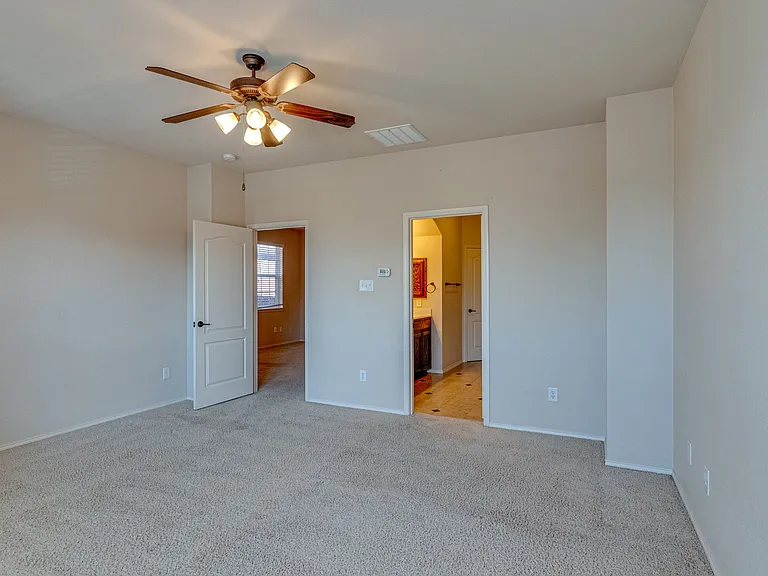 219 Knapford Sta — Photo 28