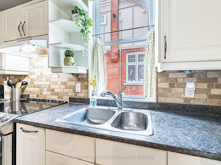 458 Dundurn St S — Photo 19