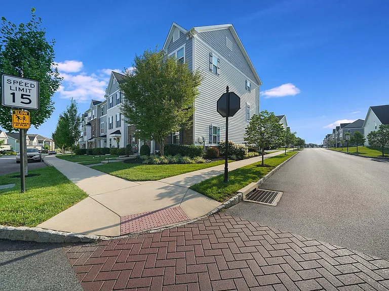227 Quarry Point Rd — Photo 34