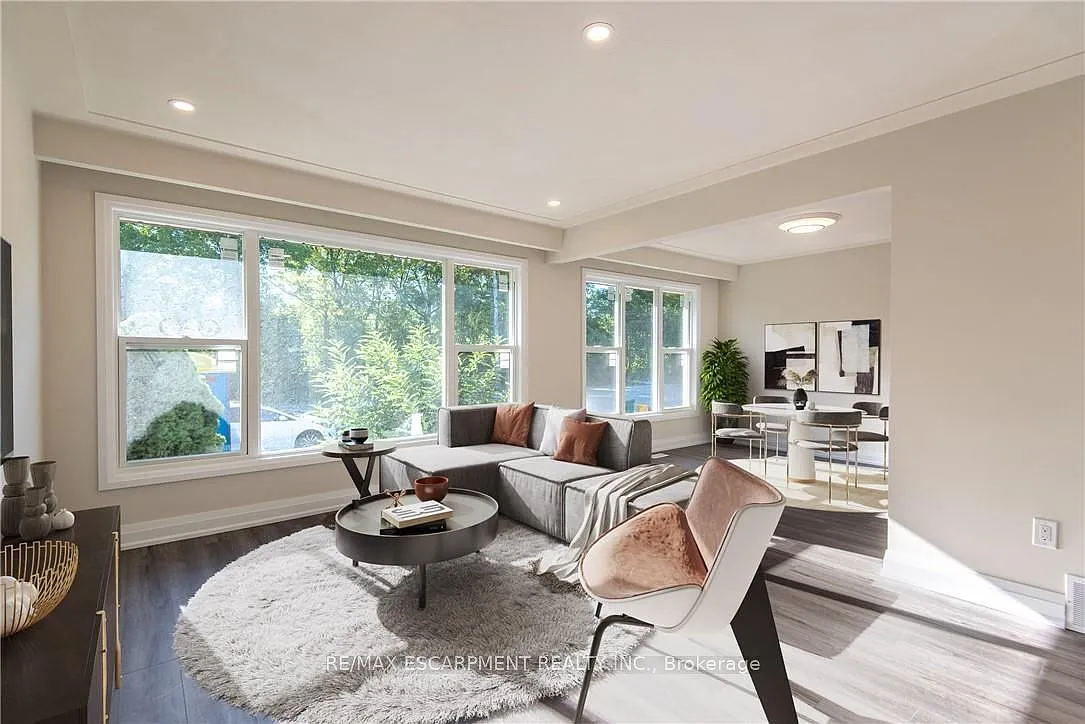 3 bed, $2,395 — Photo 3