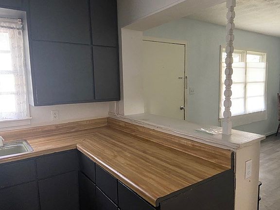 5th image of 813 E Brookwood Pl