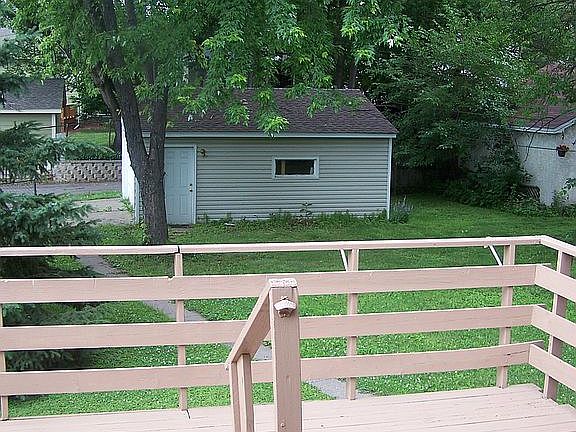 5th image of 1708 Thomas Pl N