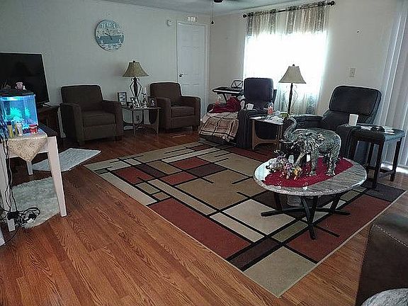 2nd image of 1085 Quail Dr