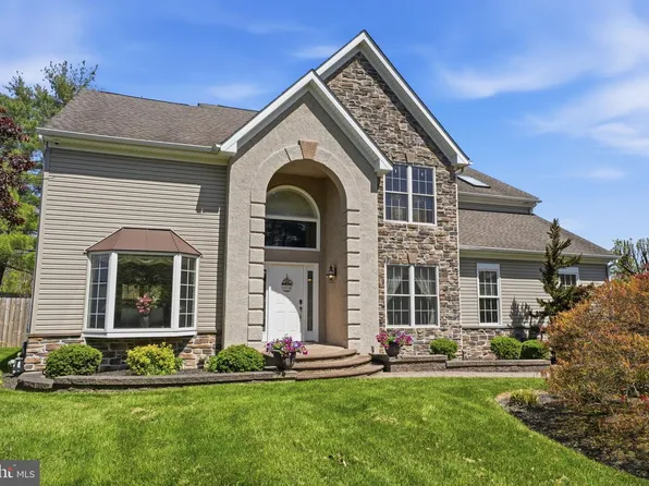 503 Heatons Mill Dr, Langhorne, PA 19047