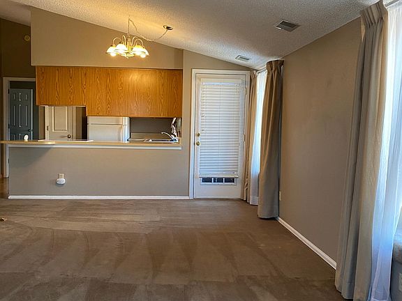 4th image of 5049 Sunsuite Trl