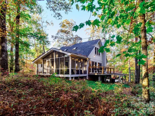 359 Rainbow Lake Dr, Brevard, NC 28712