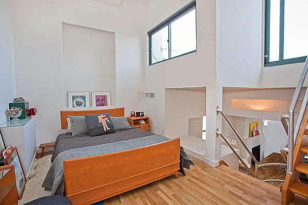 Sold by Avenue Sotheby's International Realty | media 17