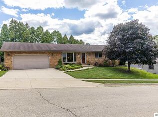 660 Cessna Dr, Dubuque, IA 52001